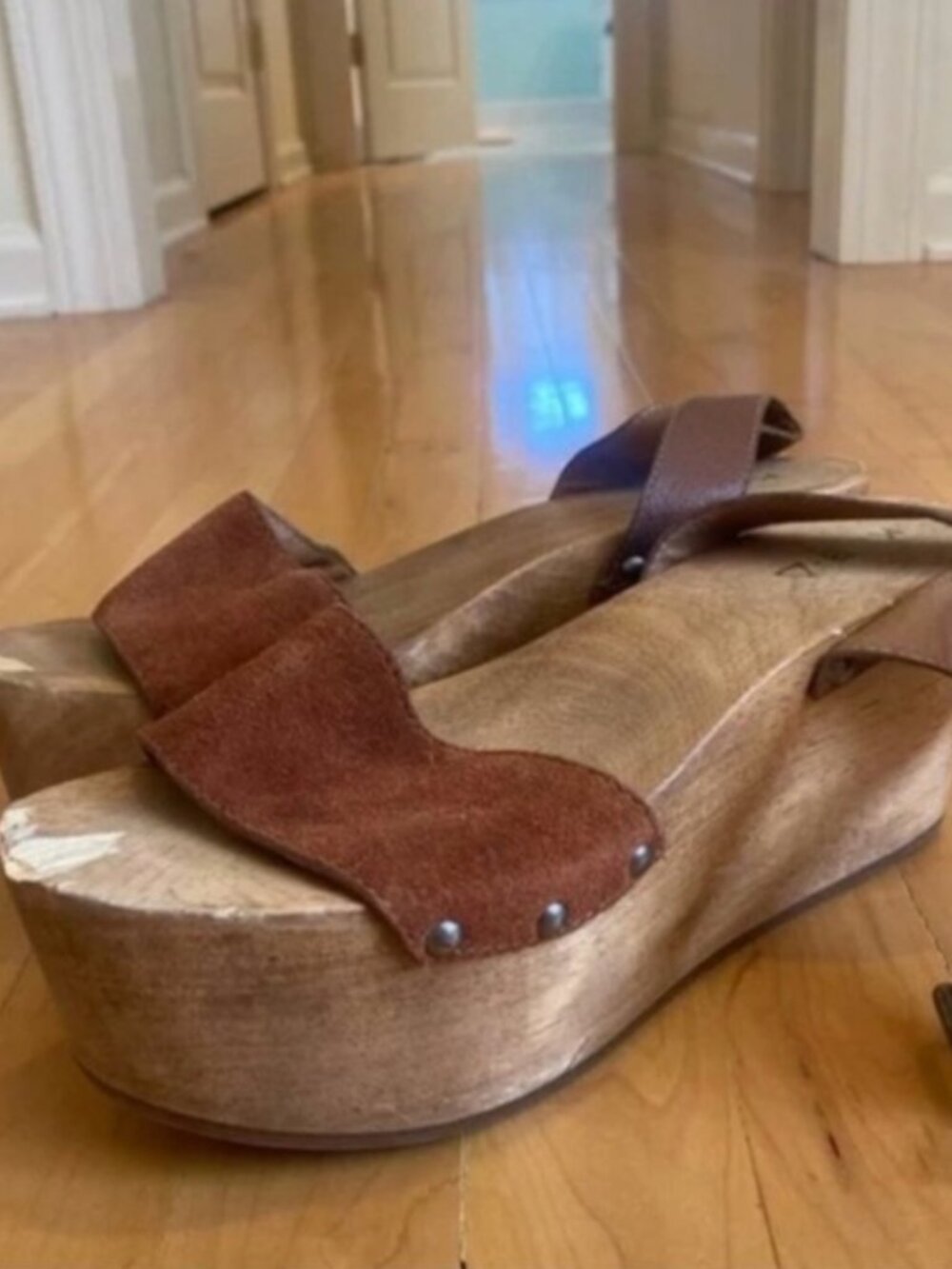 KDB studded wooden platform heels - Picture 2 of 5